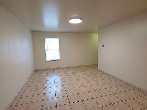 3rd image of 705 E J St APT B