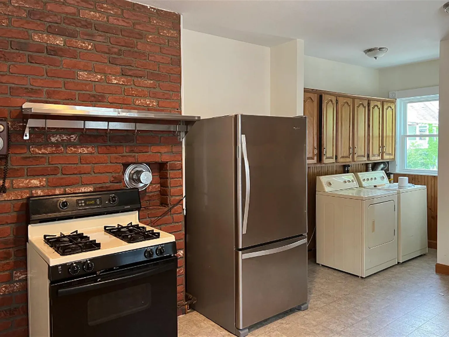 3 bed, 1625 sqft, $3,800 — Photo 2