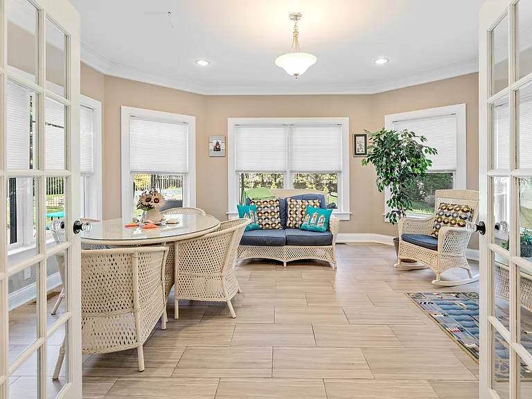 61 Wooleys Dr — Photo 11