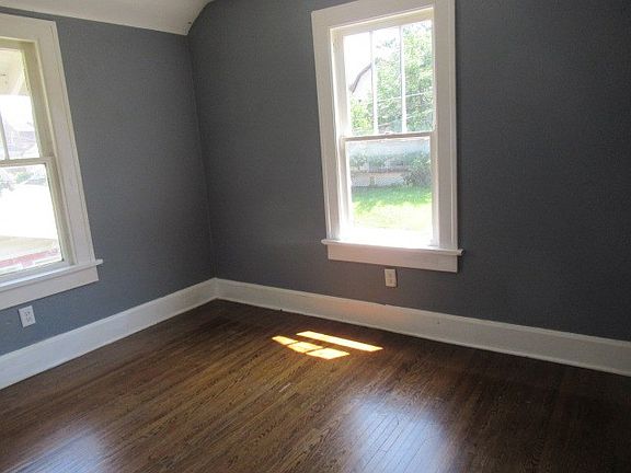 3rd image of 576 Garfield Pl