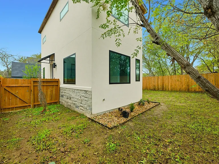 802 Philco Dr #2 — Photo 27