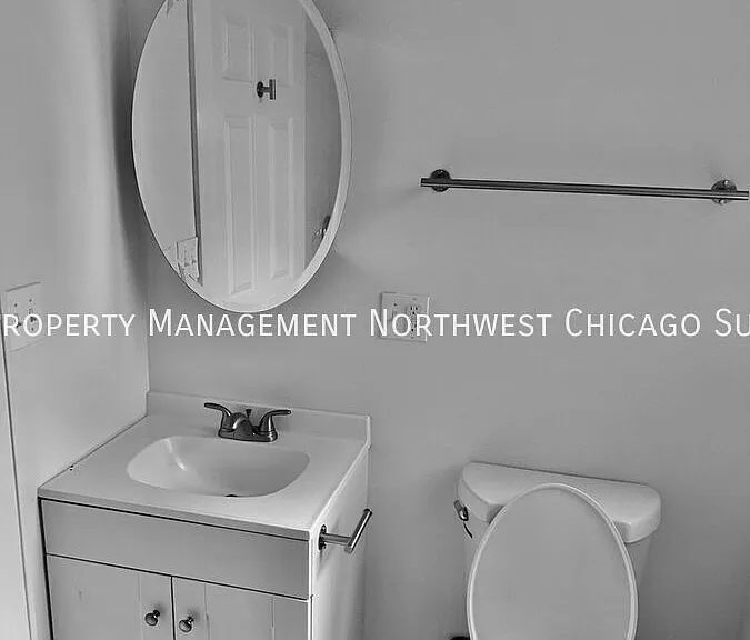 8055 S Prairie Ave #2 — Photo 8