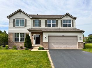 809 Prairie Crossing Dr, Yorkville, IL