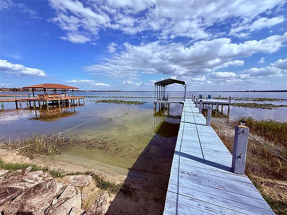 3rd image of 148 N Lake Reedy Blvd