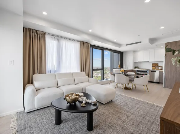 2286 Cropsey Avenue image 10 of 27