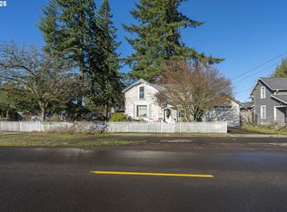 3035 5th St, Hubbard, OR 97032