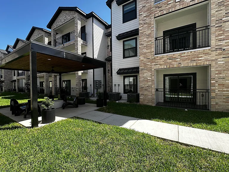 2011 Terrica Lane Square B1 2X2 #1-132 — Photo 27