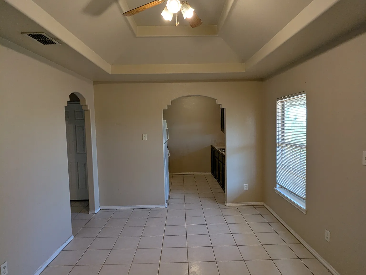 2 bed, 1100 sqft, $850 — Photo 2
