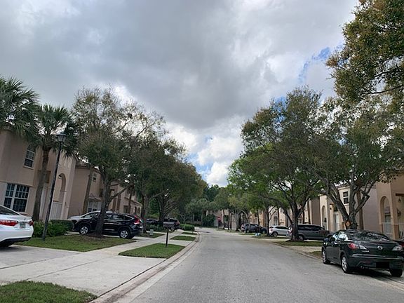 4th image of 10885 NW 12th Dr