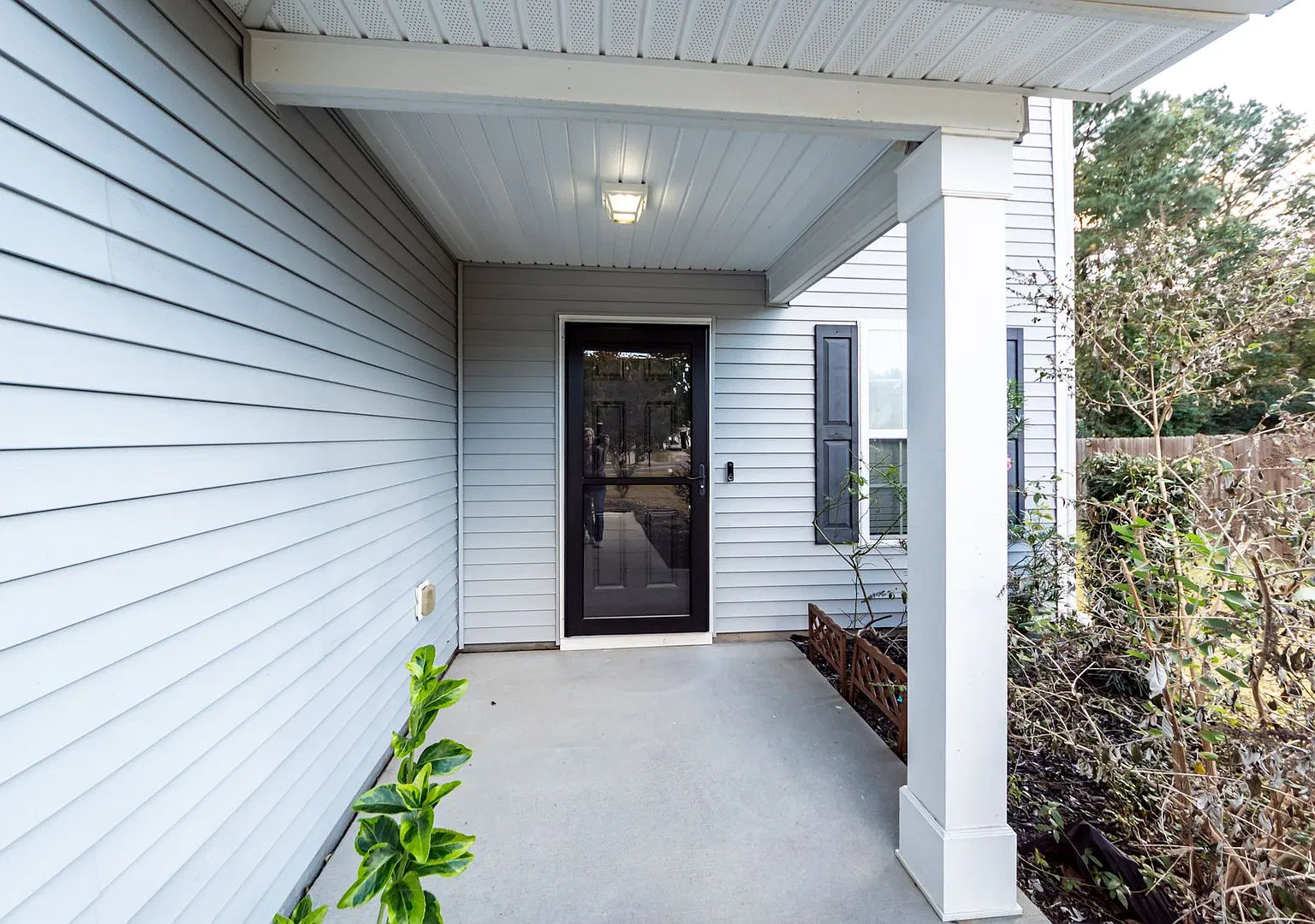 4 Bedroom, 2.5 Bathroom Home in St. Charles Place - Goose Creek — Photo 3