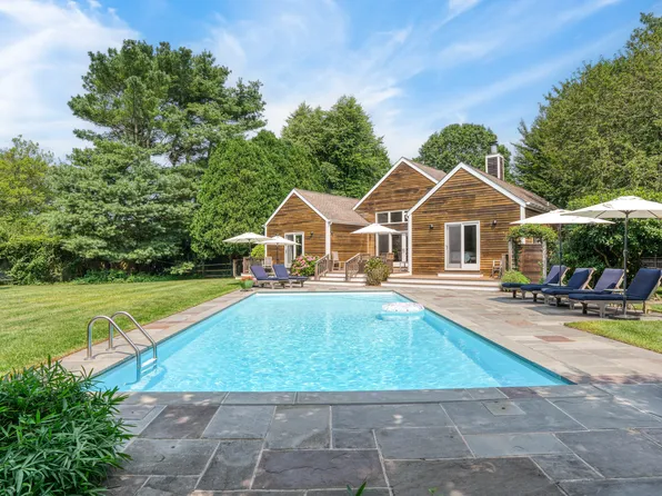 55 Hildreth Ln, Bridgehampton, NY 11932