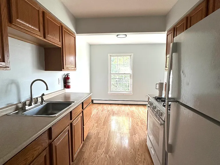 62 Stonehurst Blvd #G — Photo 29