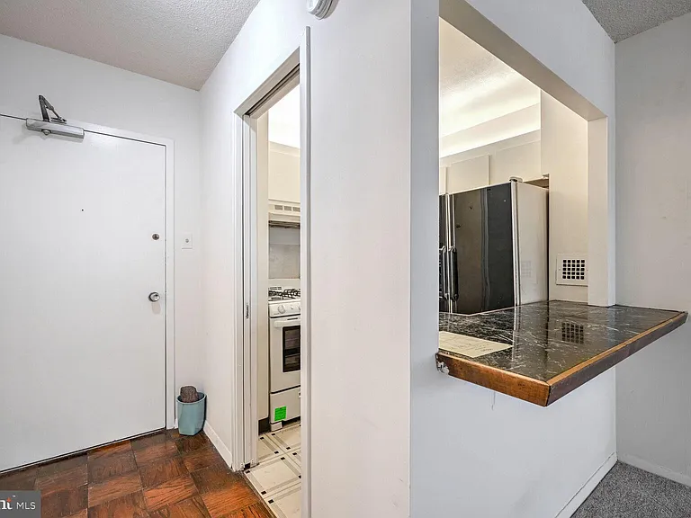 5500 Friendship Blvd #1125N — Photo 4