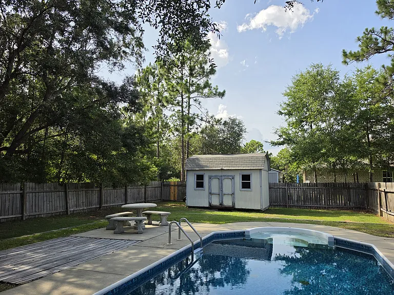 2501 Elkhart Dr — Photo 32