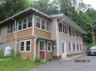457 Sugar River Dr, Claremont, NH 03743