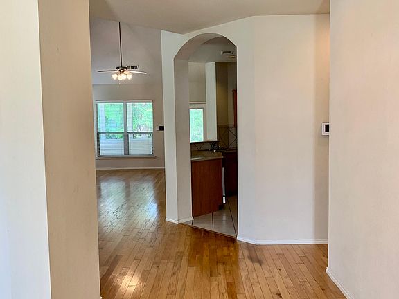 5th image of 228 Creekview Dr