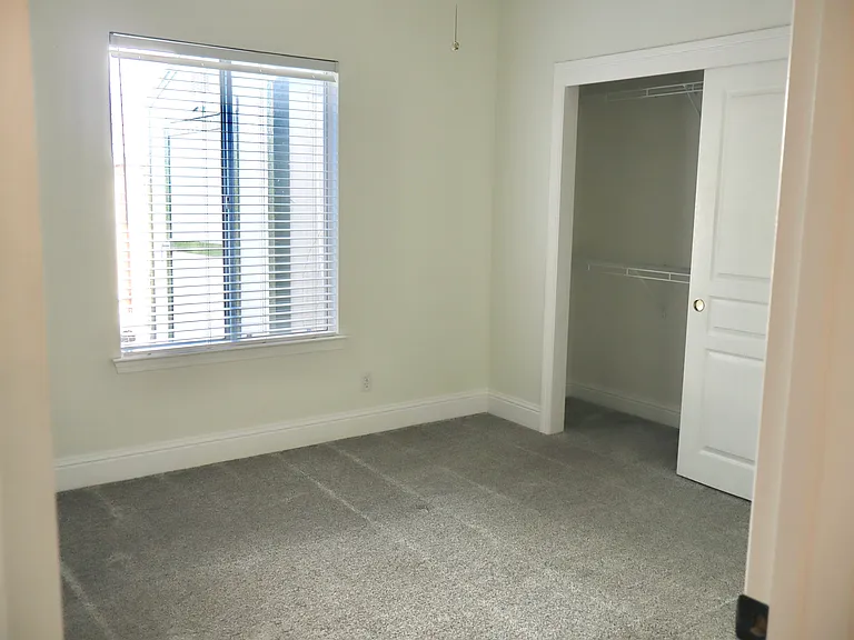 368 W Vermont Ave — Photo 12
