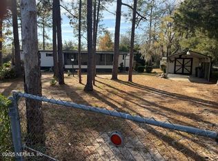 121 Venice Dr, Interlachen, FL 32148