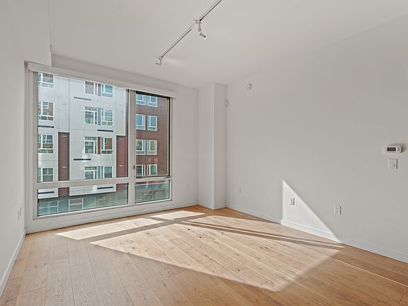 4th image of 11 Franklin St Unit 305