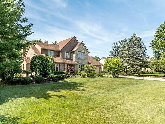 2nd image of 8525 Chateau Dr