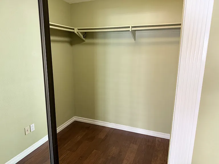 2134 Merlyn Pl — Photo 16