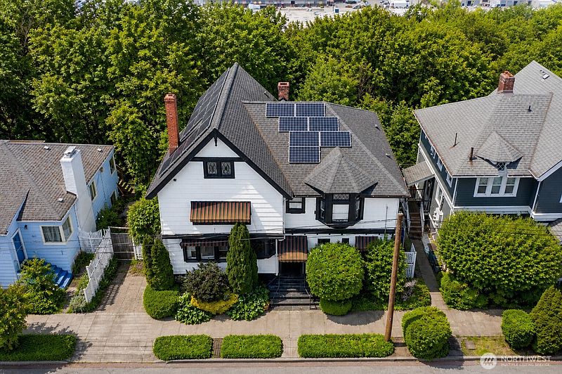 2nd image of 1745 12th Avenue S #1 - 4