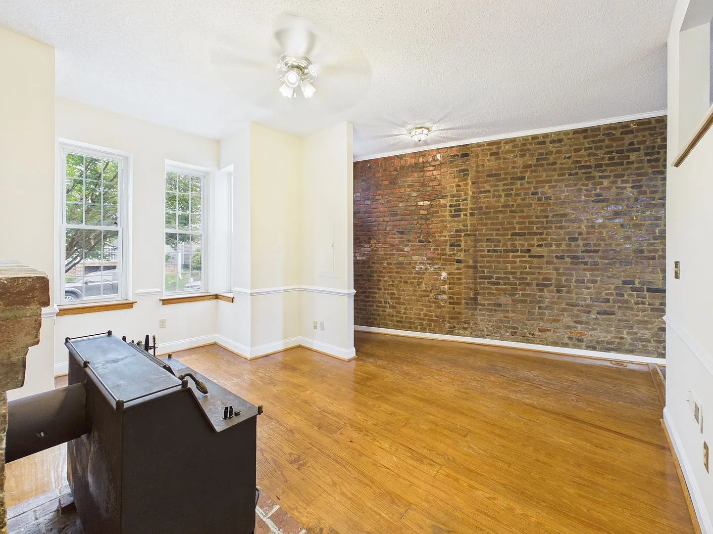 3 bed, 2.5 bath, 1844 sqft, $2,195 — Photo 4