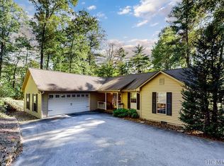 158 Rhododendron Ct, Sapphire, NC 28774