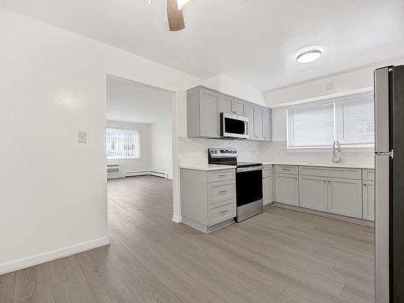 4th image of 1608 Ogden Ave APT 2W