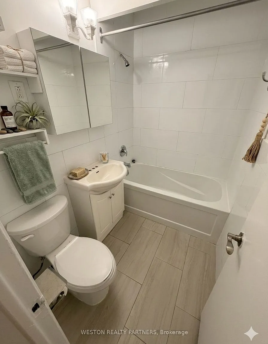 2 bed, $2,595 — Photo 4