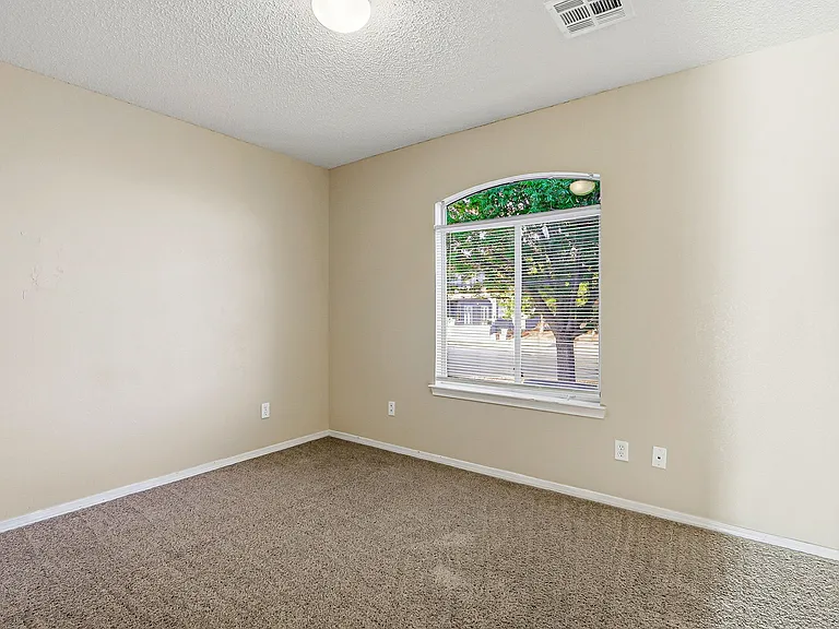 732 Desert Sage Dr — Photo 4
