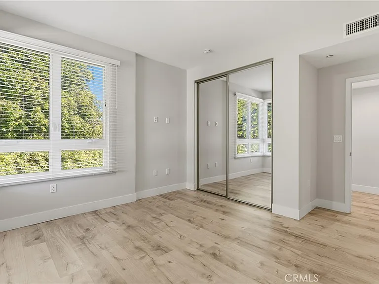 5820 La Mirada Ave #402 — Photo 27