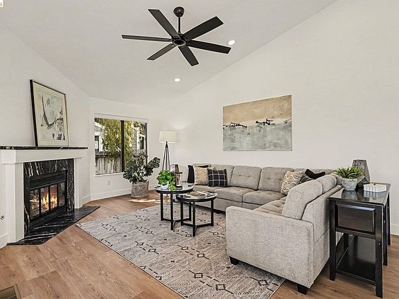 5th image of 1820 Surfside Ct