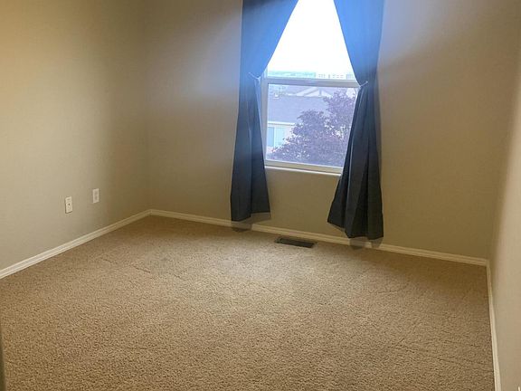 4th image of 11100 Fiesta Park St NW