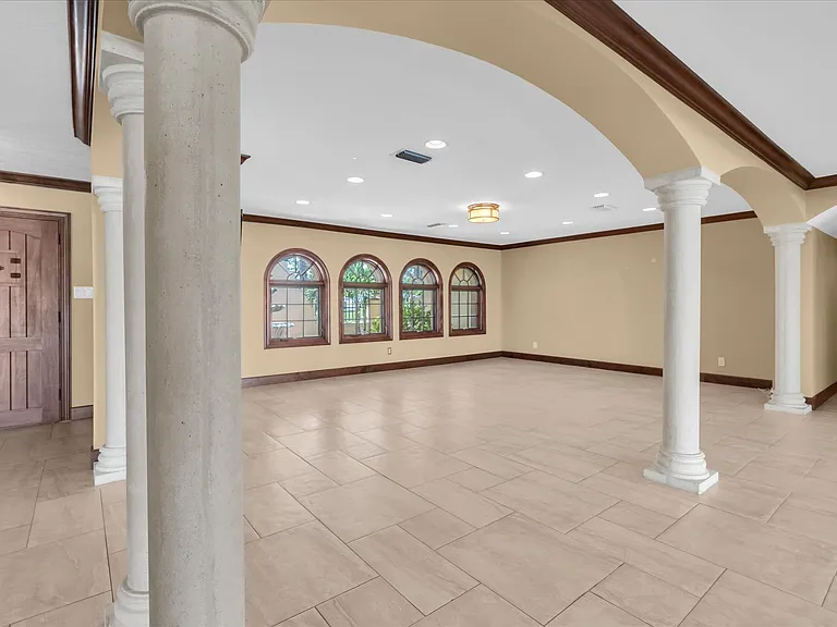5810 Bahama Shores Dr S — Photo 11