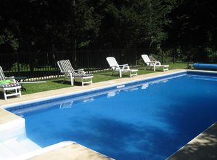 102 Norrans Ridge Dr, Ridgefield, CT 06877