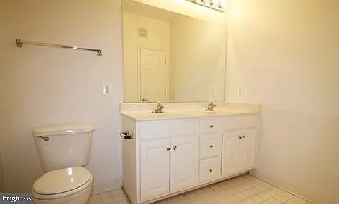 2 bed, 1100 sqft, $2,400 — Photo 4