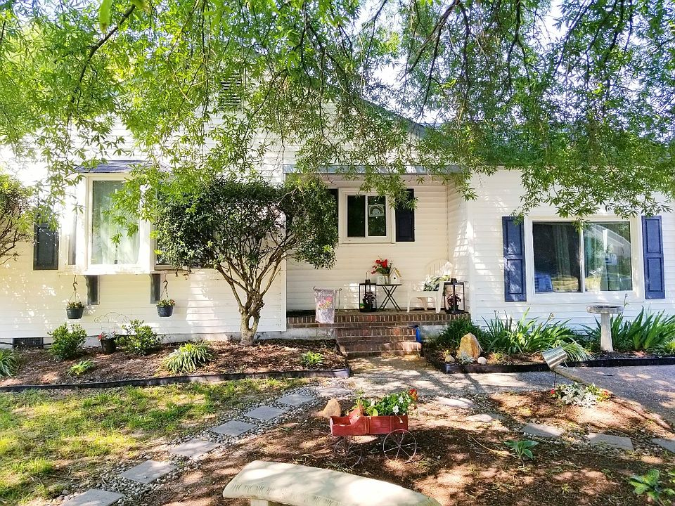 1st image of 104 Lark Cir