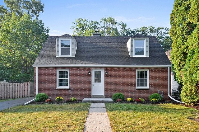 1st image of 1610 Robin Hood Pl