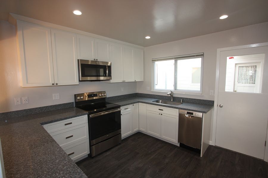 1st image of 1260 17th Ave APT 3