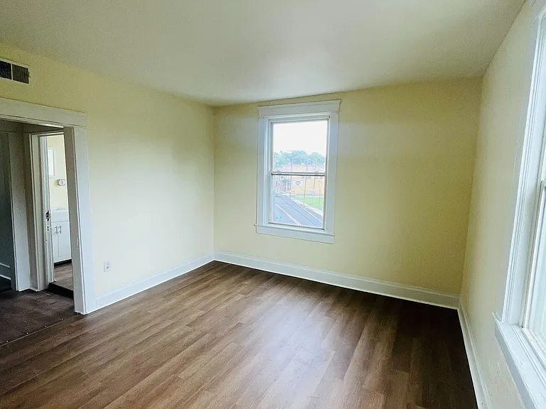 537 E Washington St #3 — Photo 15