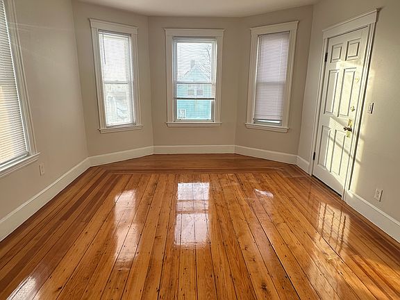 4th image of 15-17 Moulton St Unit 3
