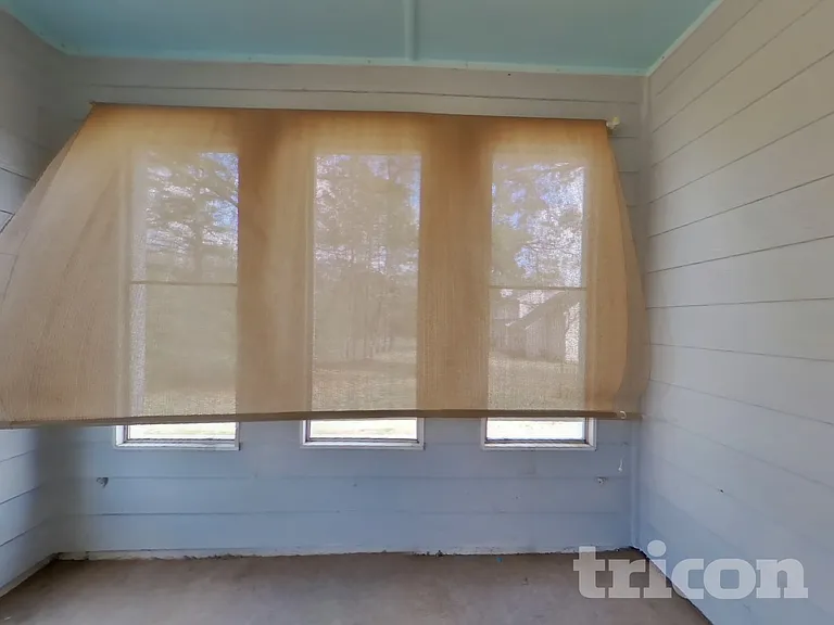 9870 Rivercliff Ln — Photo 16
