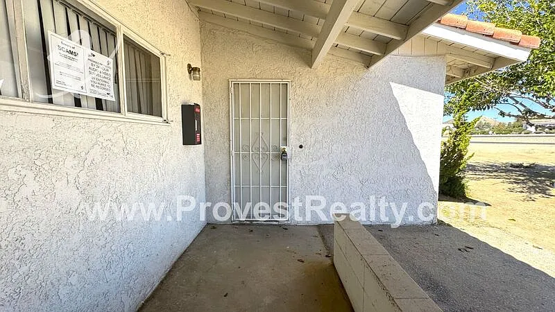1 bed, 1.0 bath, 615 sqft, $1,050 — Photo 2