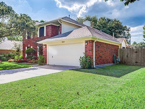 3rd image of 3809 Pin Oak Dr N