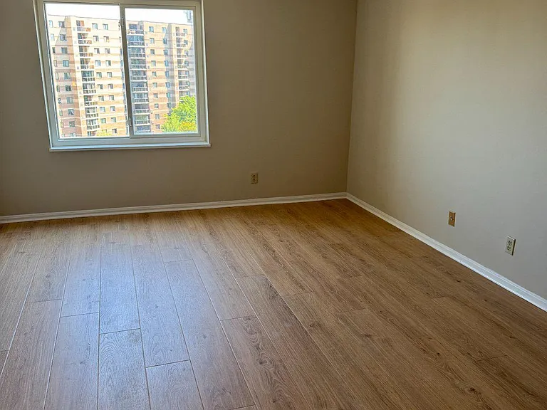 8360 Greensboro Dr #917 — Photo 20