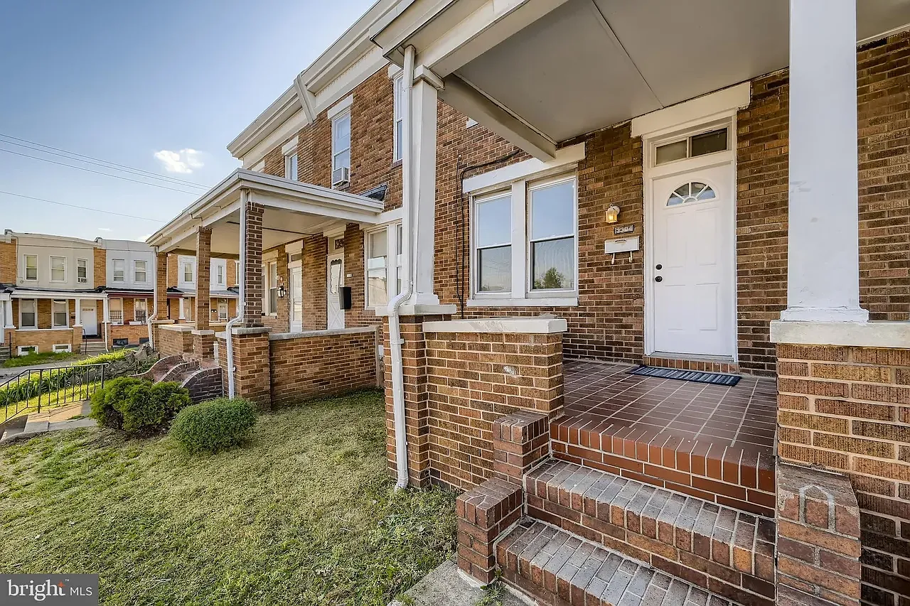 3 bed, 1200 sqft, $1,850 — Photo 2