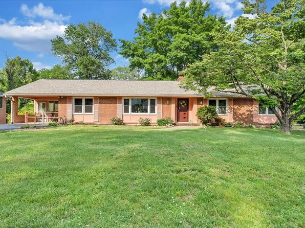 3598 Hartland Rd SW, Roanoke, VA 24015