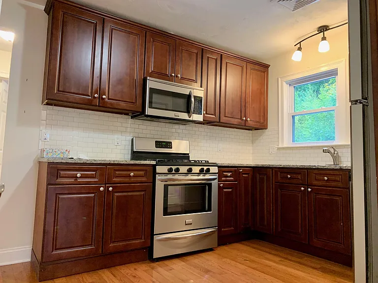 35 Mount Vernon Ave #2 — Photo 4