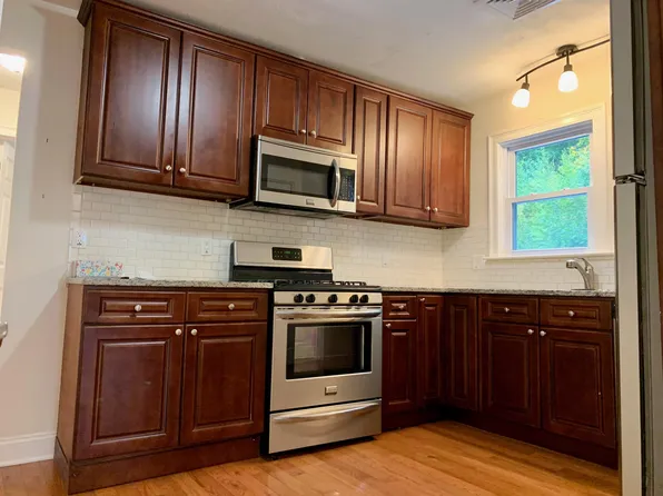35 Mount Vernon Ave #2, Melrose, MA 02176